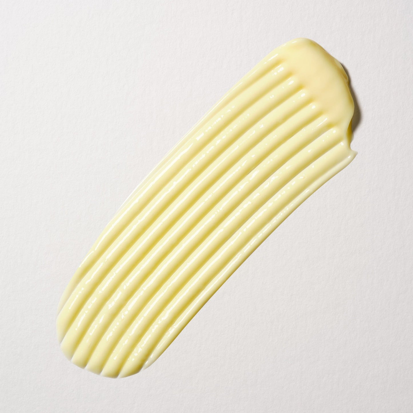 This leave in curl cream offers unrivalled moisture for perfectly defined curls.